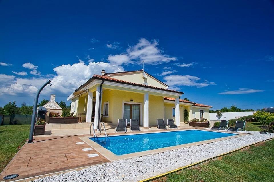 Villa Maggie Šišan Rum bild