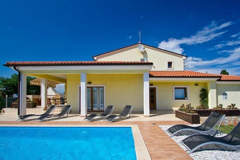 Villa Maggie Šišan Rum bild